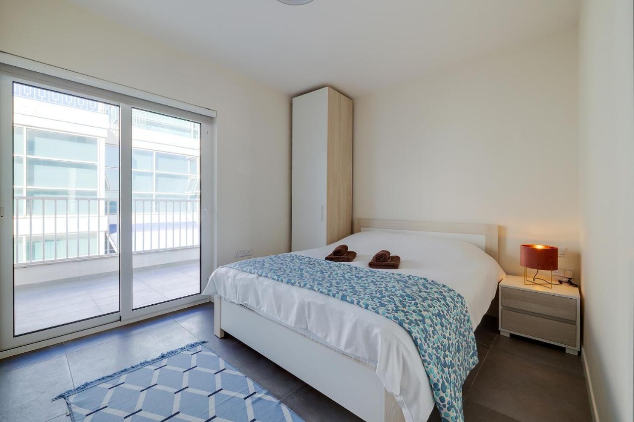 Stunning 3Br Apartment With Marina Views Ta Xbiex Exterior foto